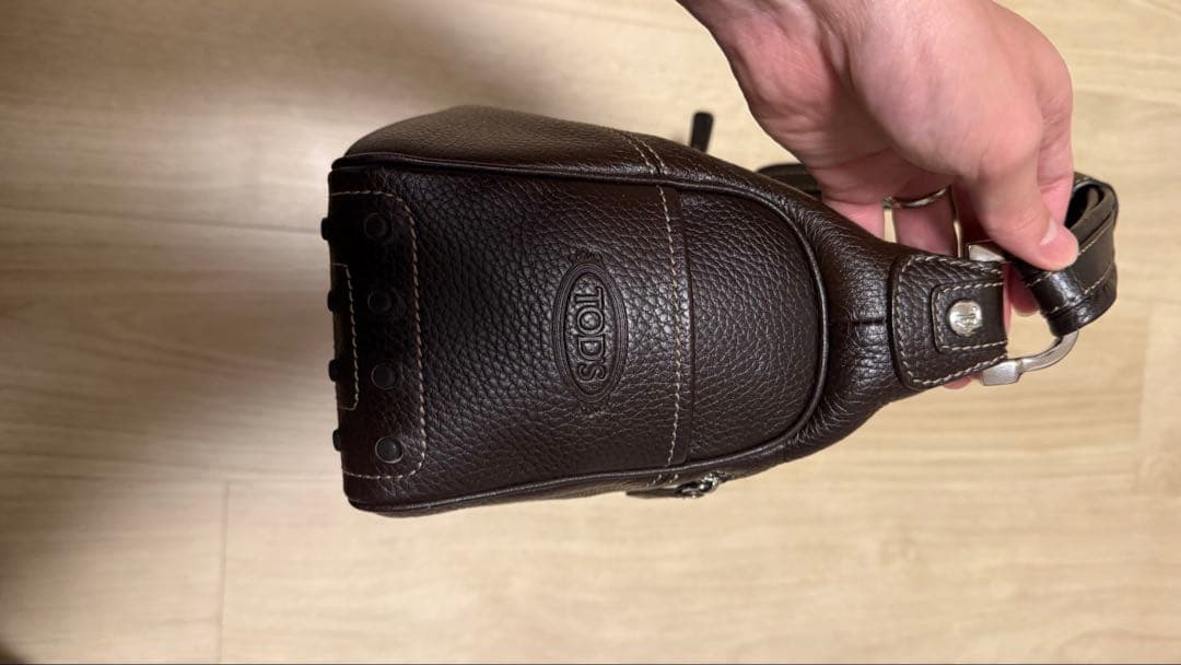 TOD'S ブラウン レザー ショルダーバッグ