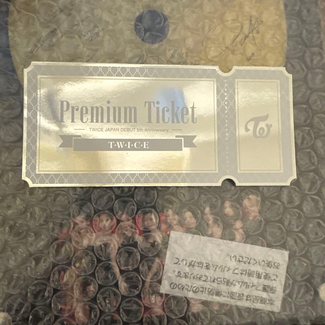 T*様 TWICE ゴールドディスク
