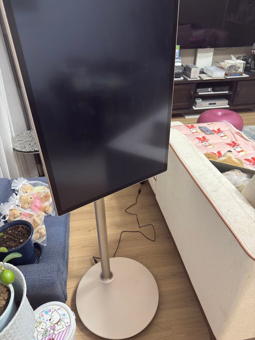 大型スタンド式ディスプレイ Adget Alternative 32inch