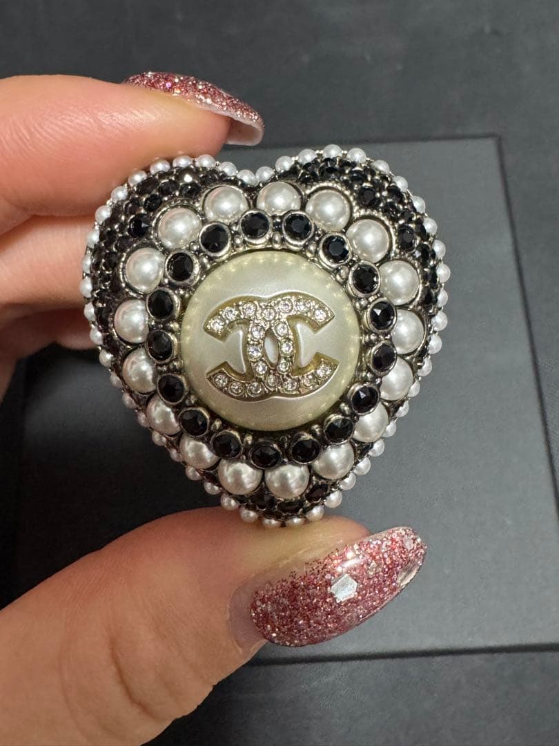 CHANEL ハート型ブローチ　パール　新品未使用