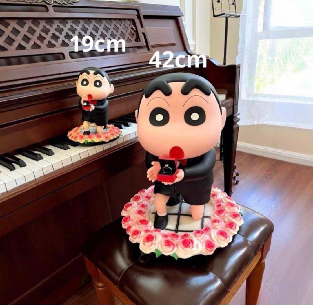 【即日発送】新品42cm クレヨンしんちゃん プロポーズ フィギュア 海外輸入品
