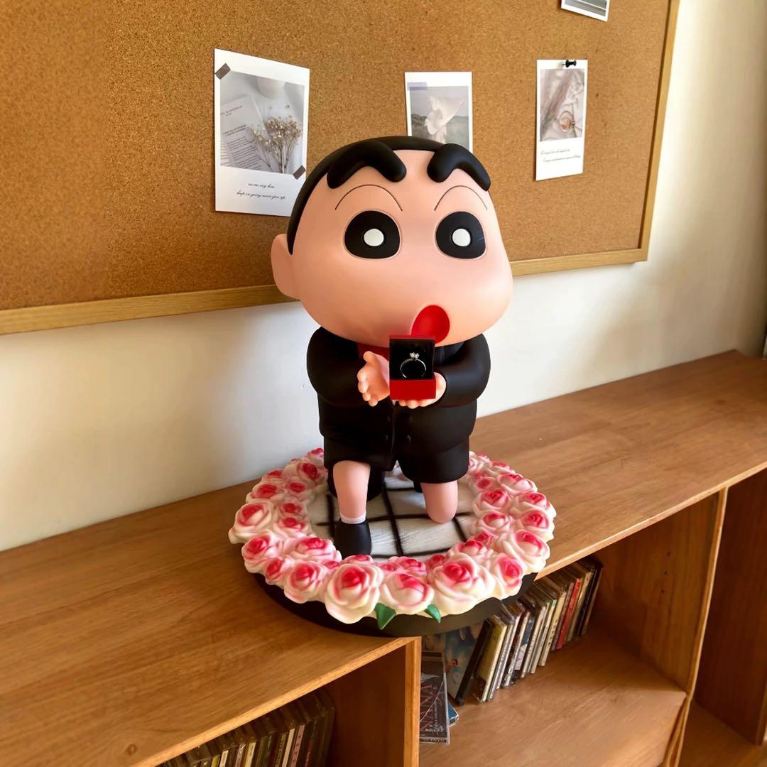 【即日発送】新品42cm クレヨンしんちゃん プロポーズ フィギュア 海外輸入品