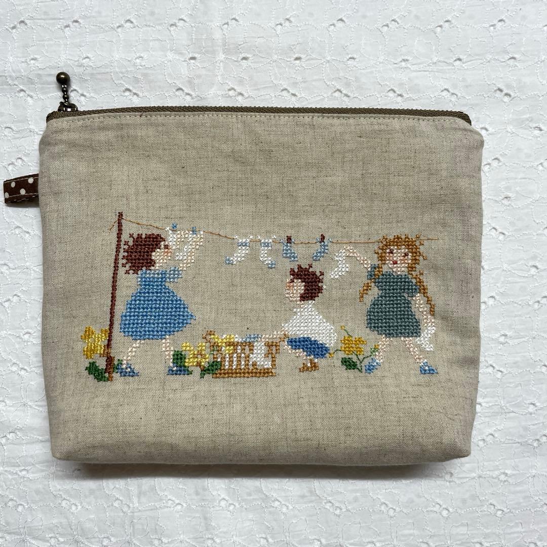 クロスステッチ 完成品 ファスナーポーチ サモイロフ オーダー56