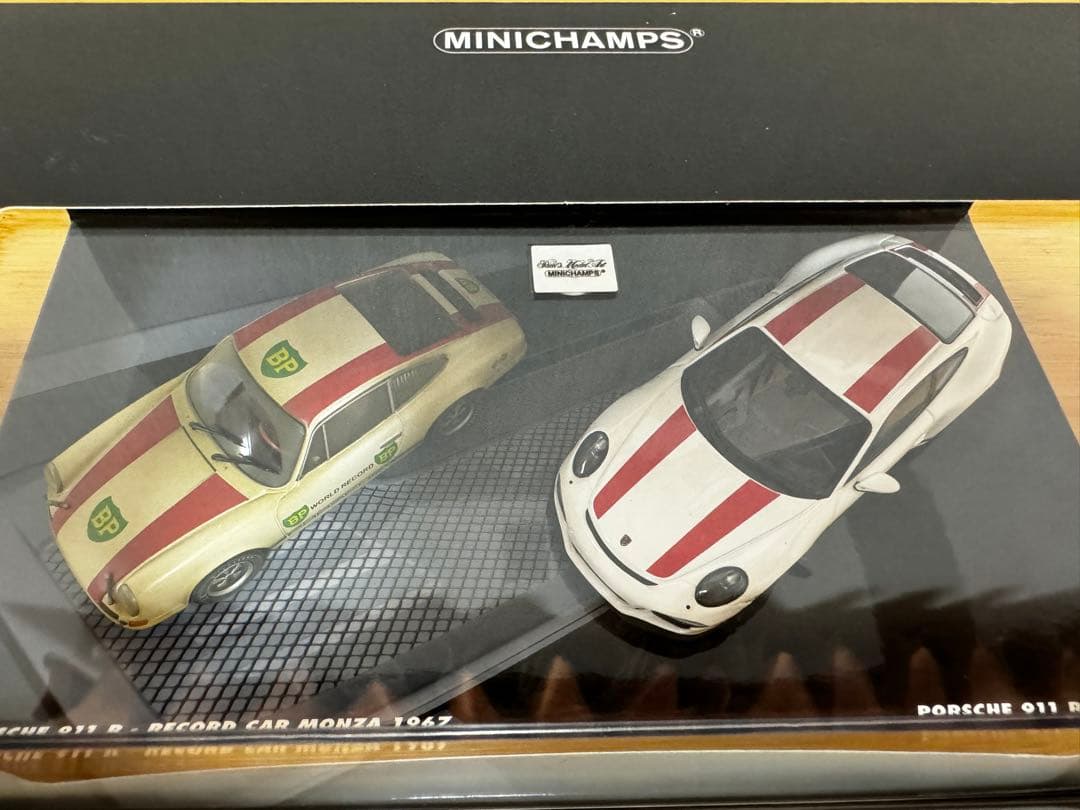 【MINICHAMPS】限定499台 Porsche911R 2016/1967