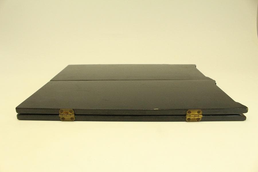 螺鈿 釣り人物 風景 飾 二枚折 置物(A973)