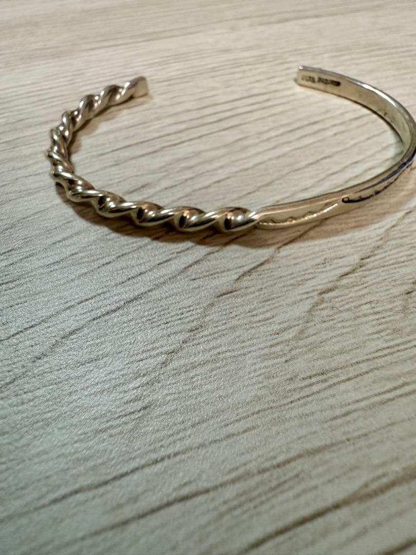 期間限定ナバホ　シルバー　バングル　Elaine Taheインディアンジュエリー