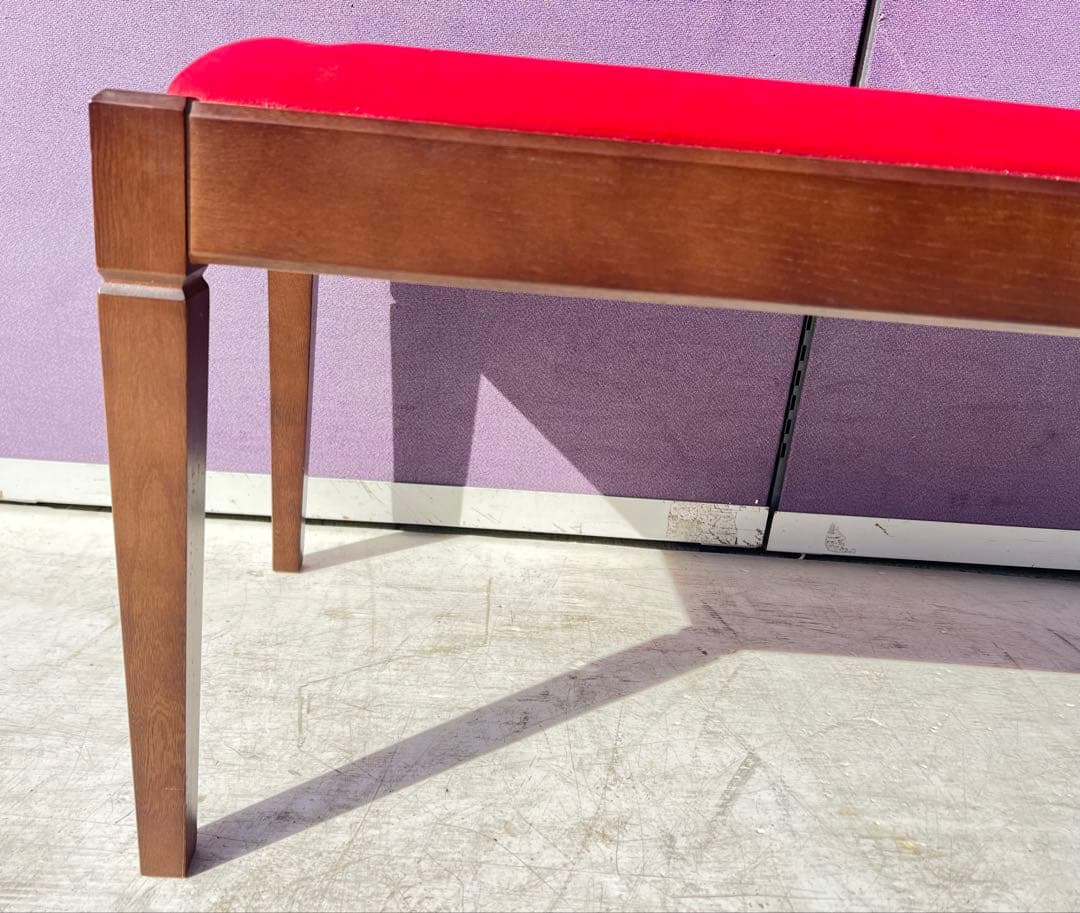 Maruni赤いクッション付き木製ベンチ