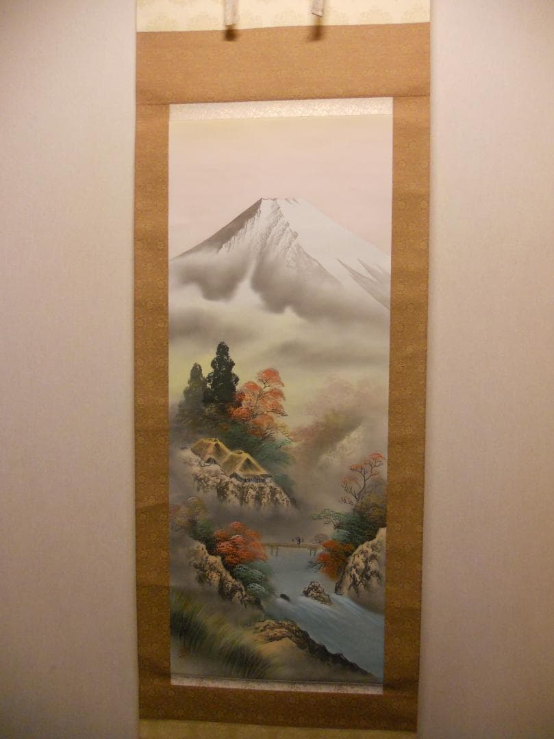 掛け軸 松泉 急流錦繍之図 絹本 希少 軸装 茶道具 掛軸 美品 です。