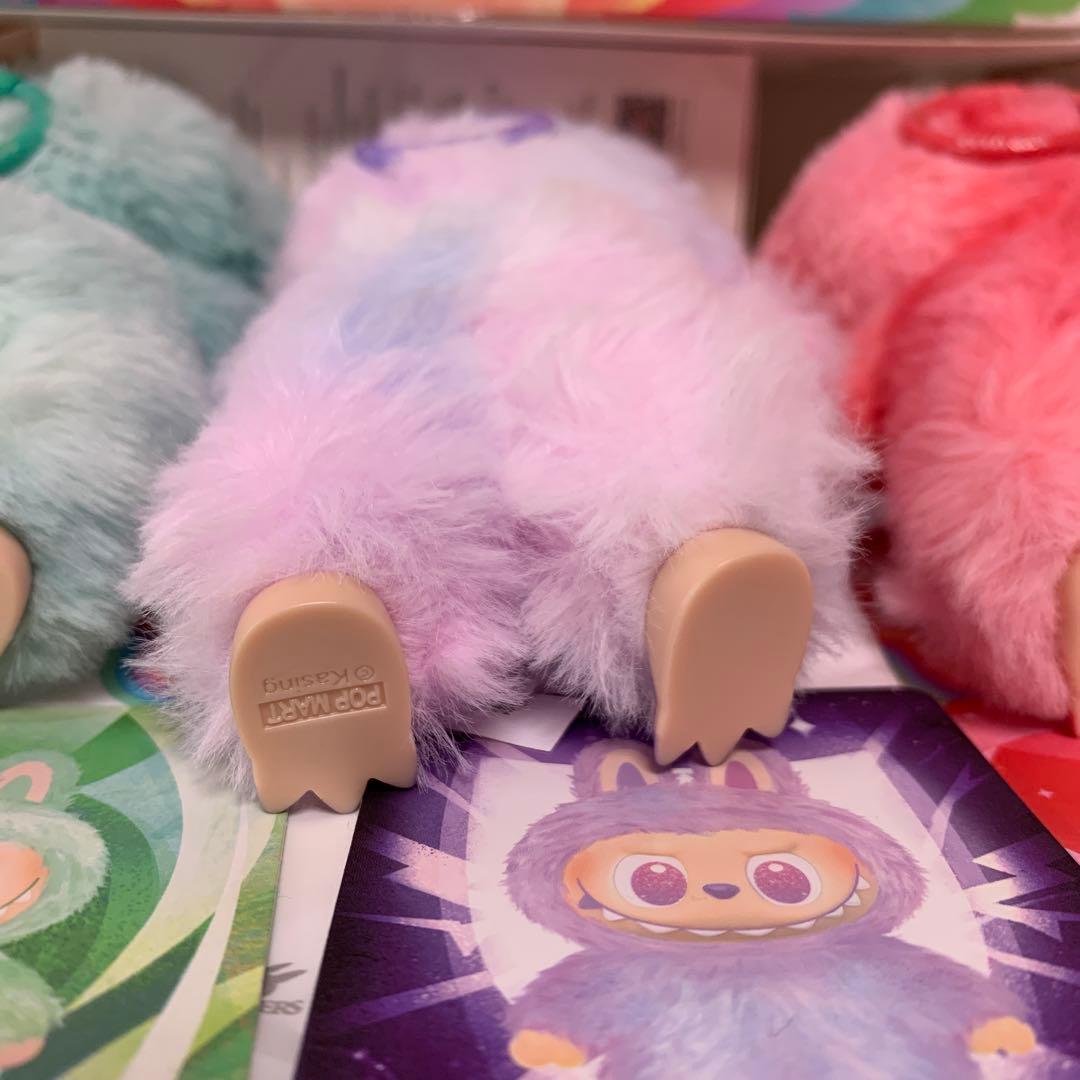 POP MART Big into Energy ぬいぐるみペンダント ラブブ