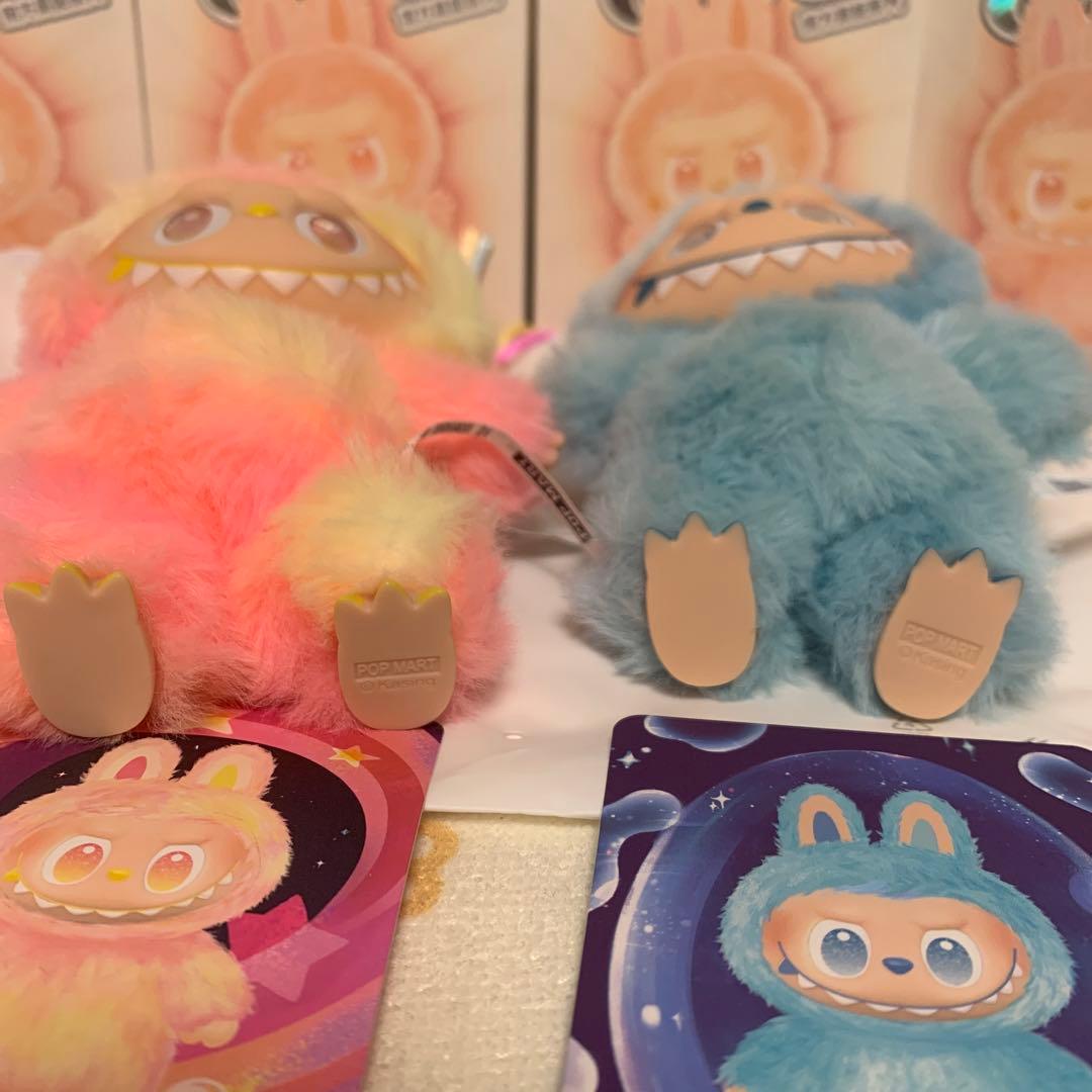 POP MART Big into Energy ぬいぐるみペンダント ラブブ