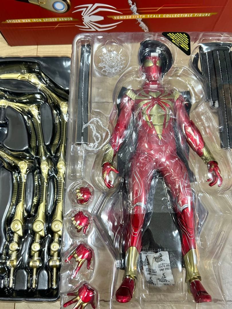 ホットトイズ　スパイダーマン（アイアン・スパイダー・アーマー・スーツ版）