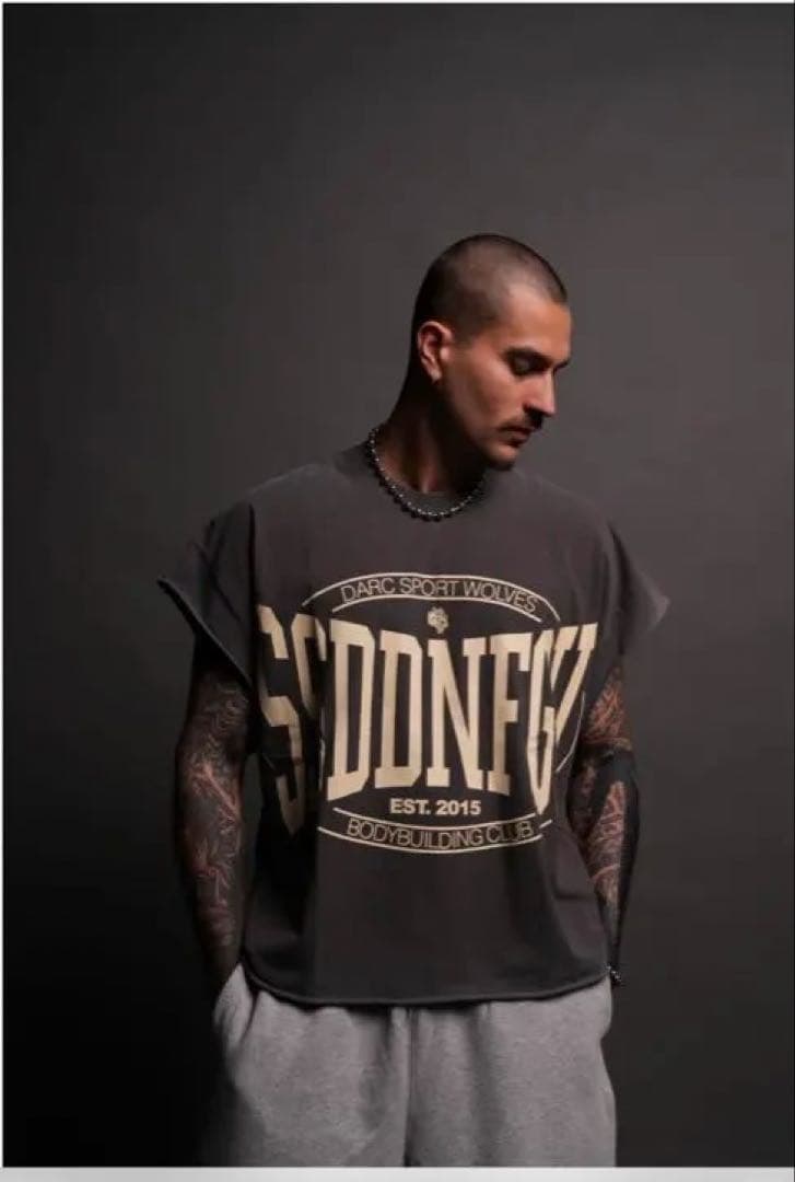 DARC SPORT ダルクスポーツ　短丈ボックスTシャツ　 新品未使用！