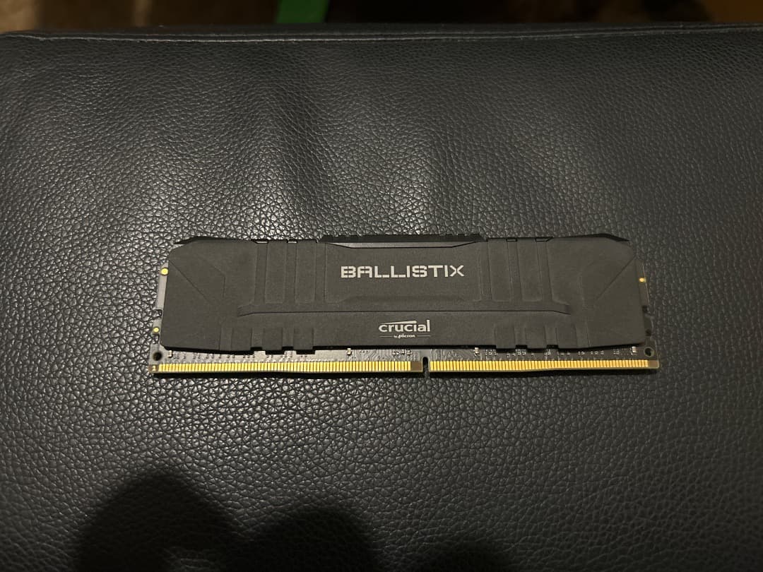 Crucial Ballistix 16GB DDR4-3200　メモリー