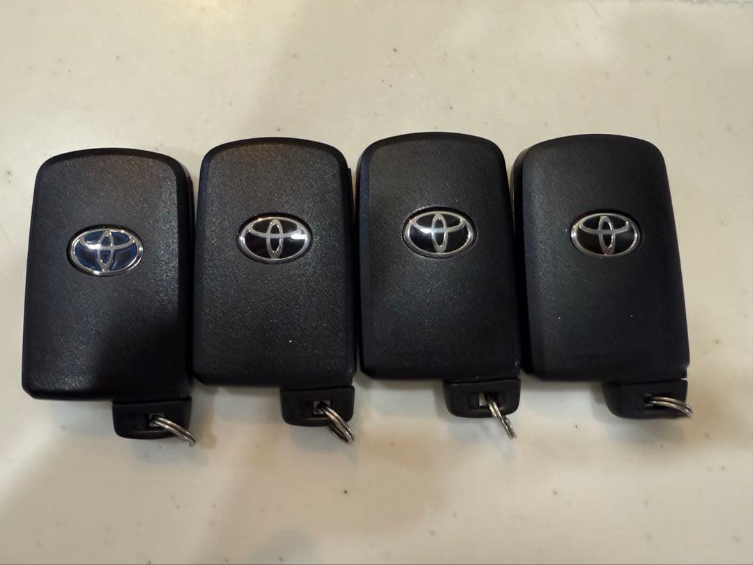 トヨタ80ノア、ヴォクシー等　スマートキー　4ボタン231451-0120 4個