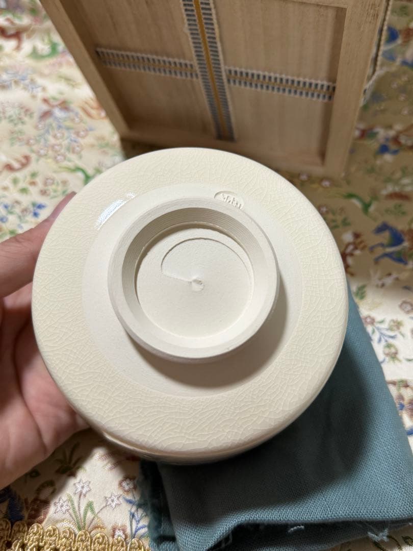 京薩摩 色絵桜茶碗 山本五六 秀逸作 共箱 共布