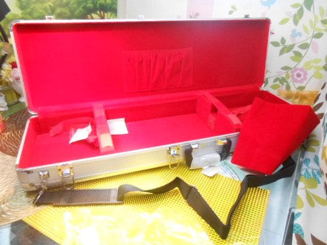 新品未使用(送料無料)11.980円　沖縄三線専用肩紐付一丁入アルミハードケース