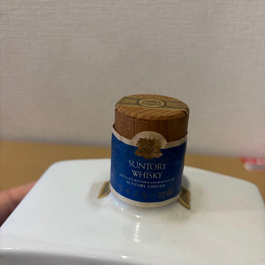 サントリーウイスキーローヤル　福岡‘82博記念ボトル　未開封　古酒　有田焼　陶器