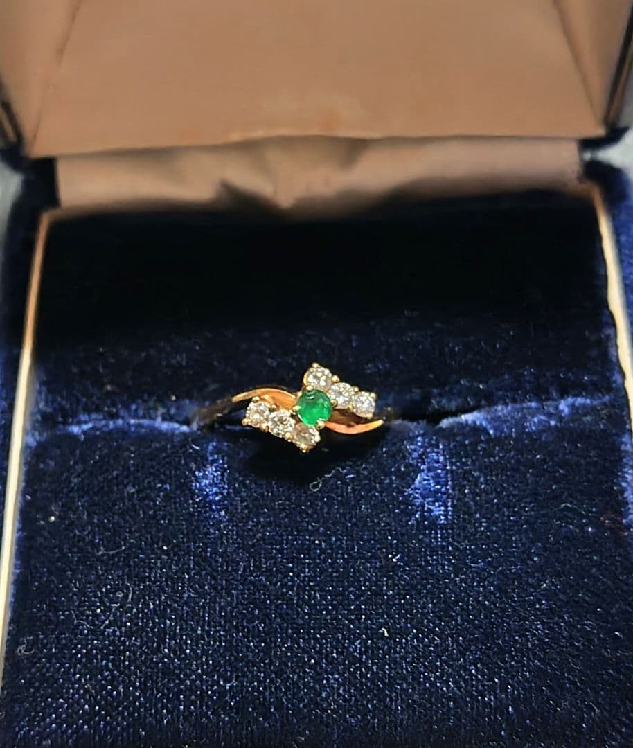 エメラルド ダイヤツイストデザイン リング