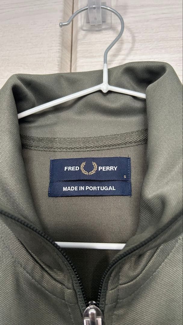【じゅうしもく】FRED PERRY カーキ　トラックジャケット　Sサイズ
