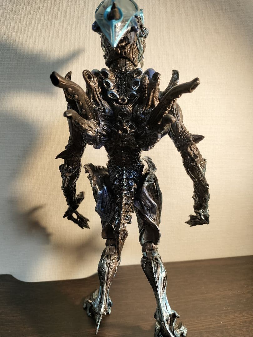 NECA ライノエイリアン 開封品