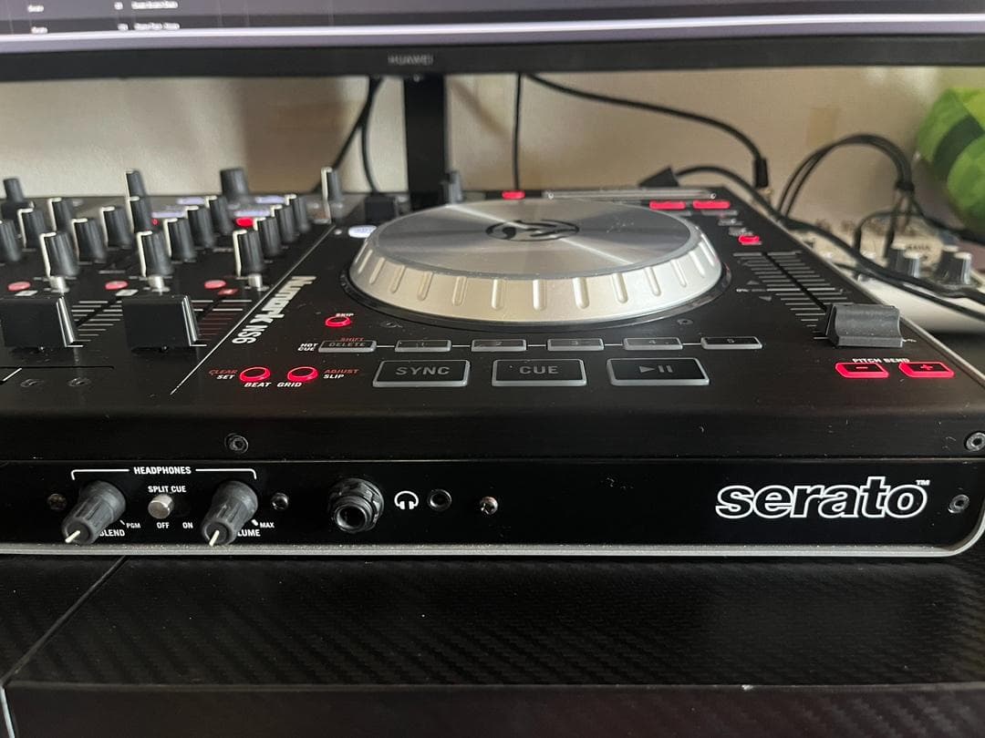 Numark「NS6」PCDJコントローラー（動作確認済み）