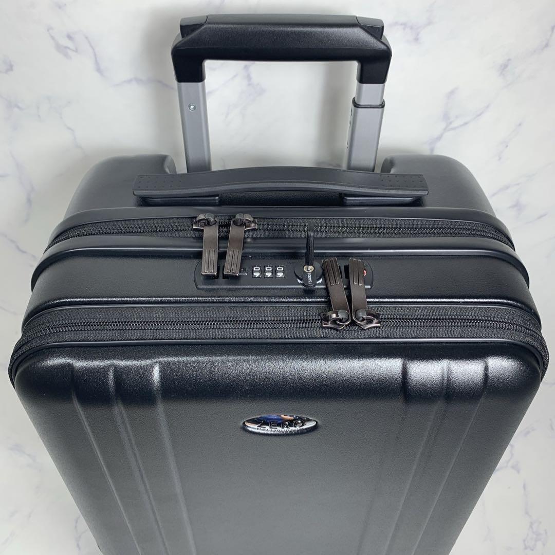 【新品近】ZERO HALLIBURTON キャリーケース　機内持ち込み可