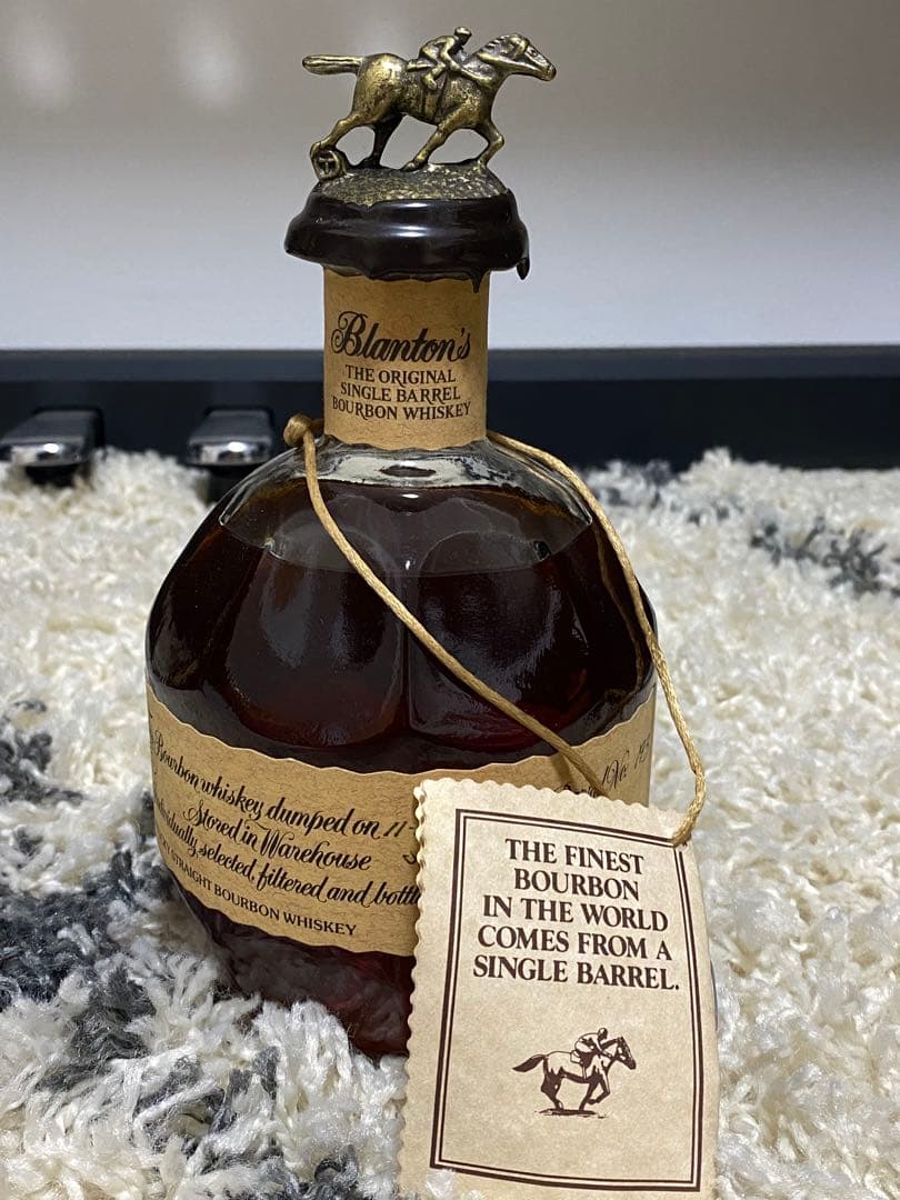 Blanton's シングルバレルバーボン