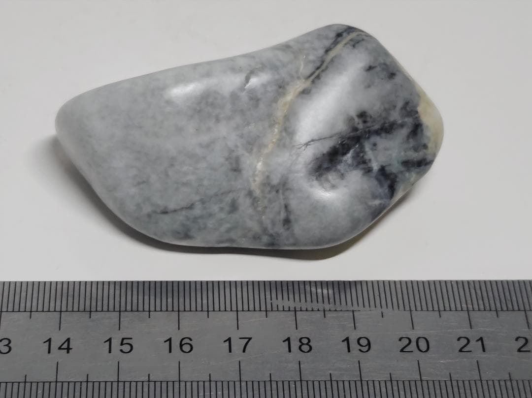 糸魚川㉙ 翡翠 127g ヒスイ 原石 鑑賞石 自然石 誕生石 鉱物 鉱石 水石