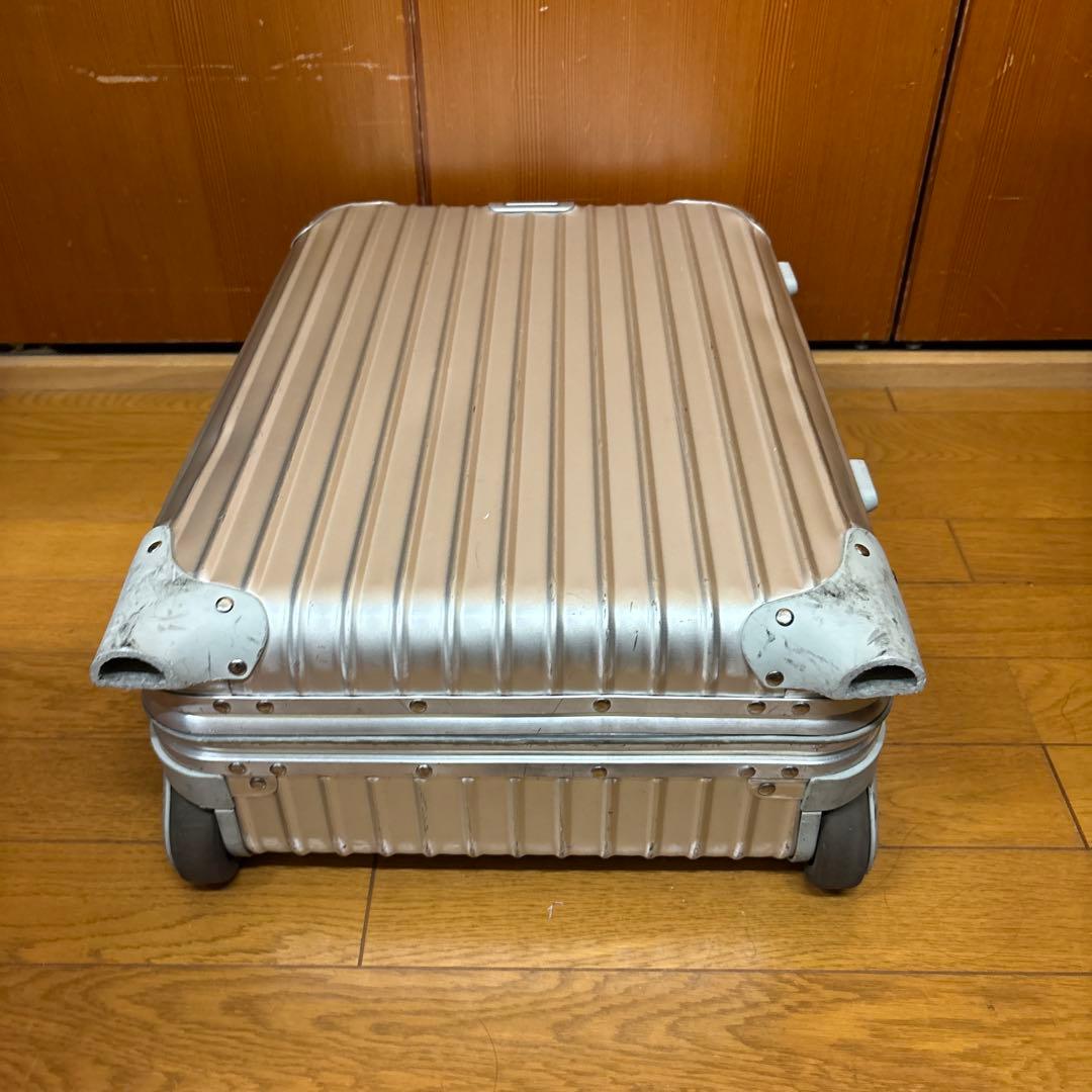 RIMOWA シルバーキャリーケース ストライプデザイン