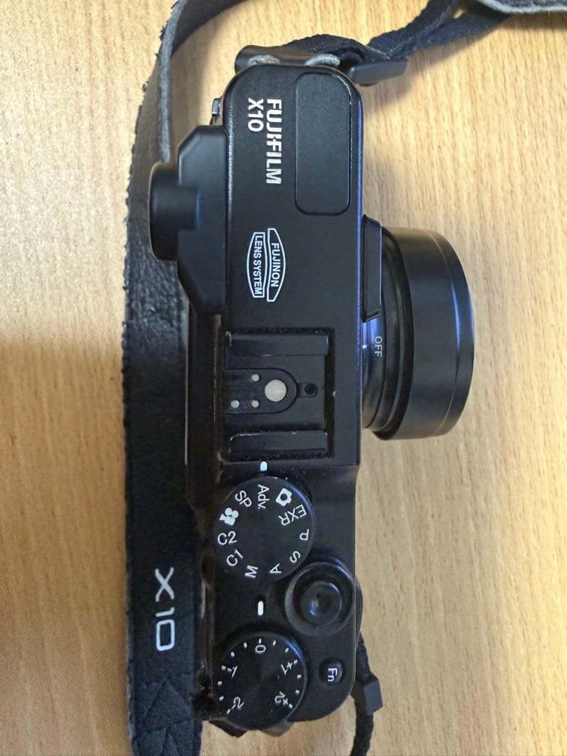 FUJIFILM x10 コンパクトデジタルカメラ