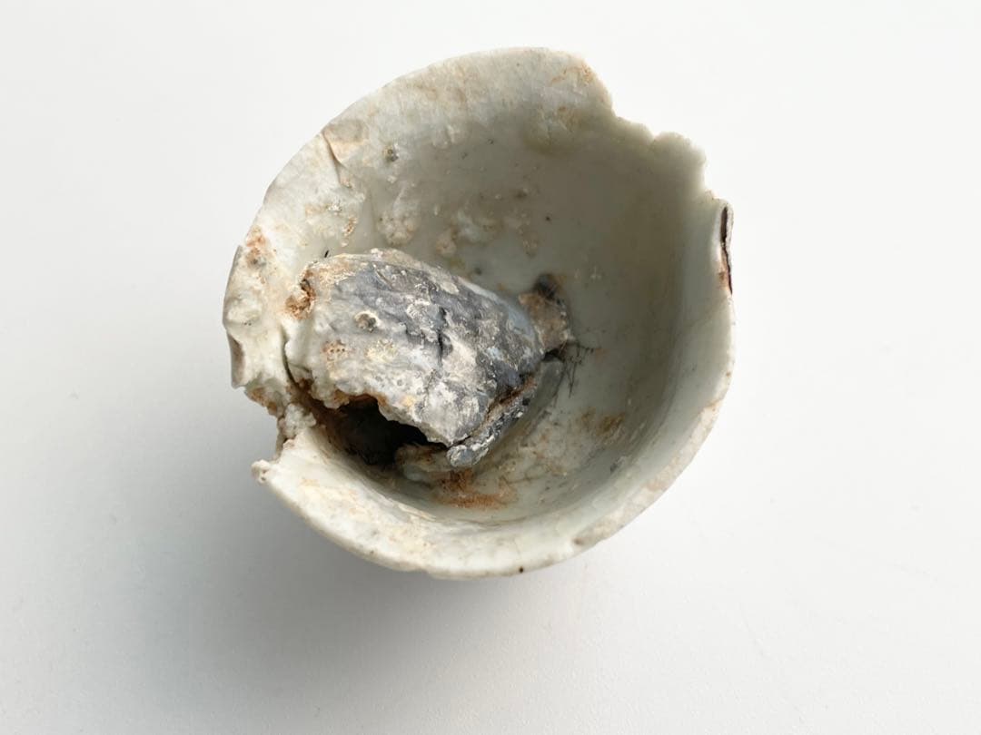 骨董　アンティーク　初期伊万里陶片　白磁鎬盃　酒器　酒杯　猪口　出土　発掘