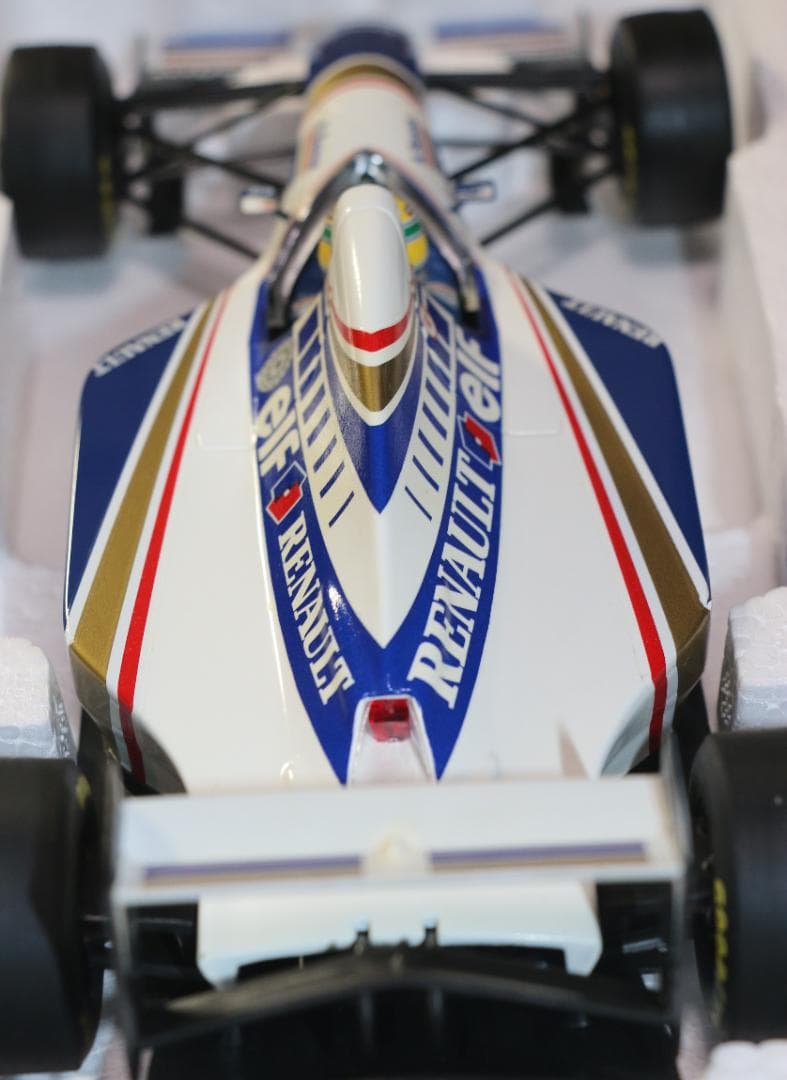 貴重ビックスケール１／1８　ウィリアムス・ルノーFW16　セナ・コレクション