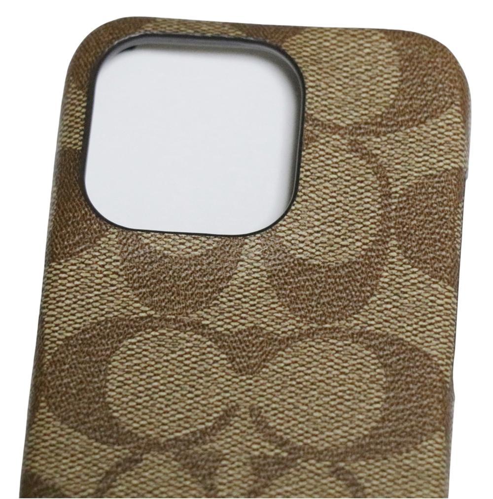 【コーチ】シグネチャー PVC iPhone15Pro ケース カーキ