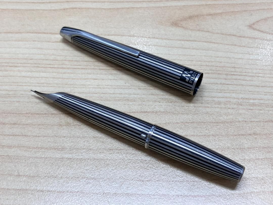 M超美品！！レア品！【PILOT】 万年筆　ミューμストライプ格子柄