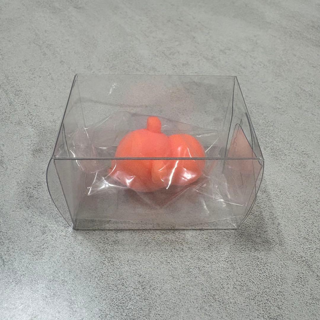 もにまるず　ビビッドカラー　くま