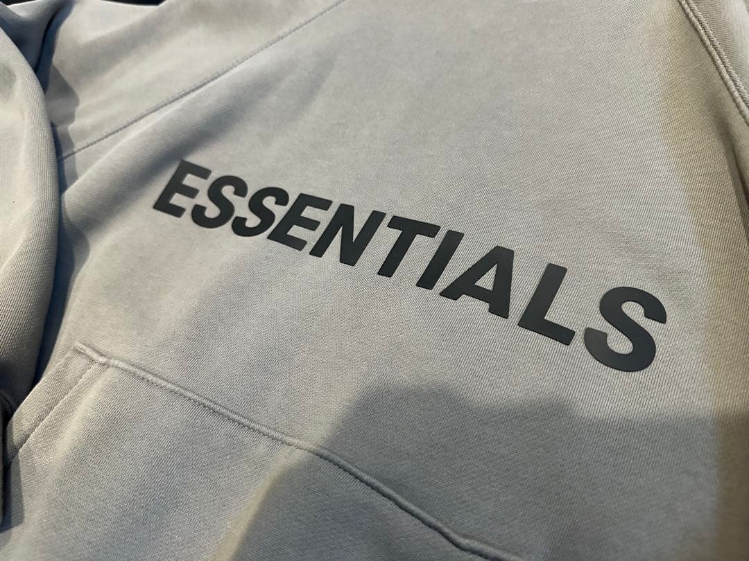 ESSENTIALS カーキパーカー フード付き　XXS