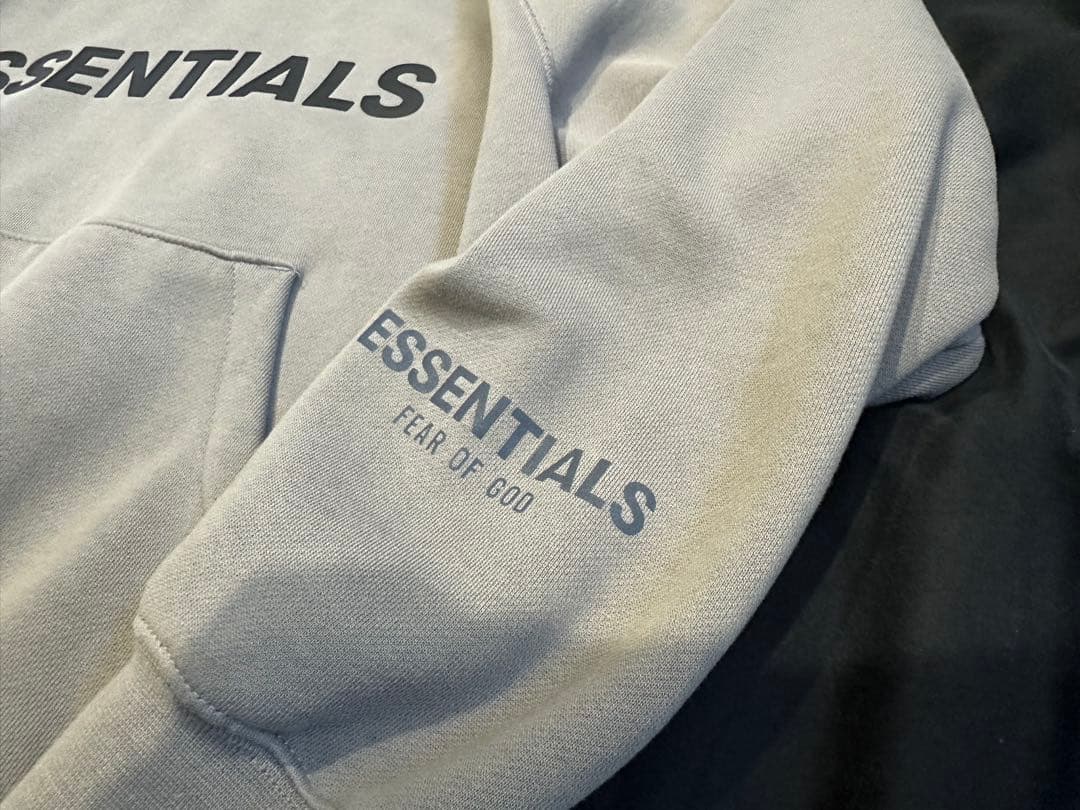 ESSENTIALS カーキパーカー フード付き　XXS
