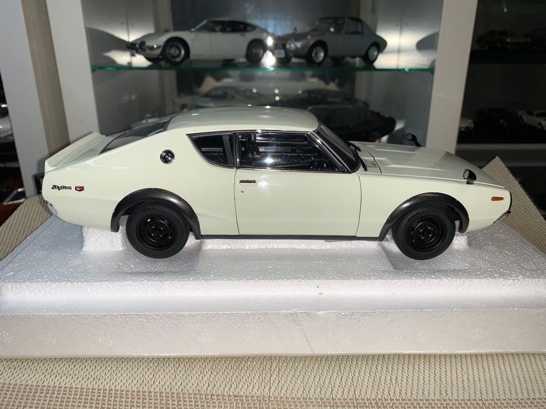 オートアート 1/18 スカイラインGT-R(ホワイト)