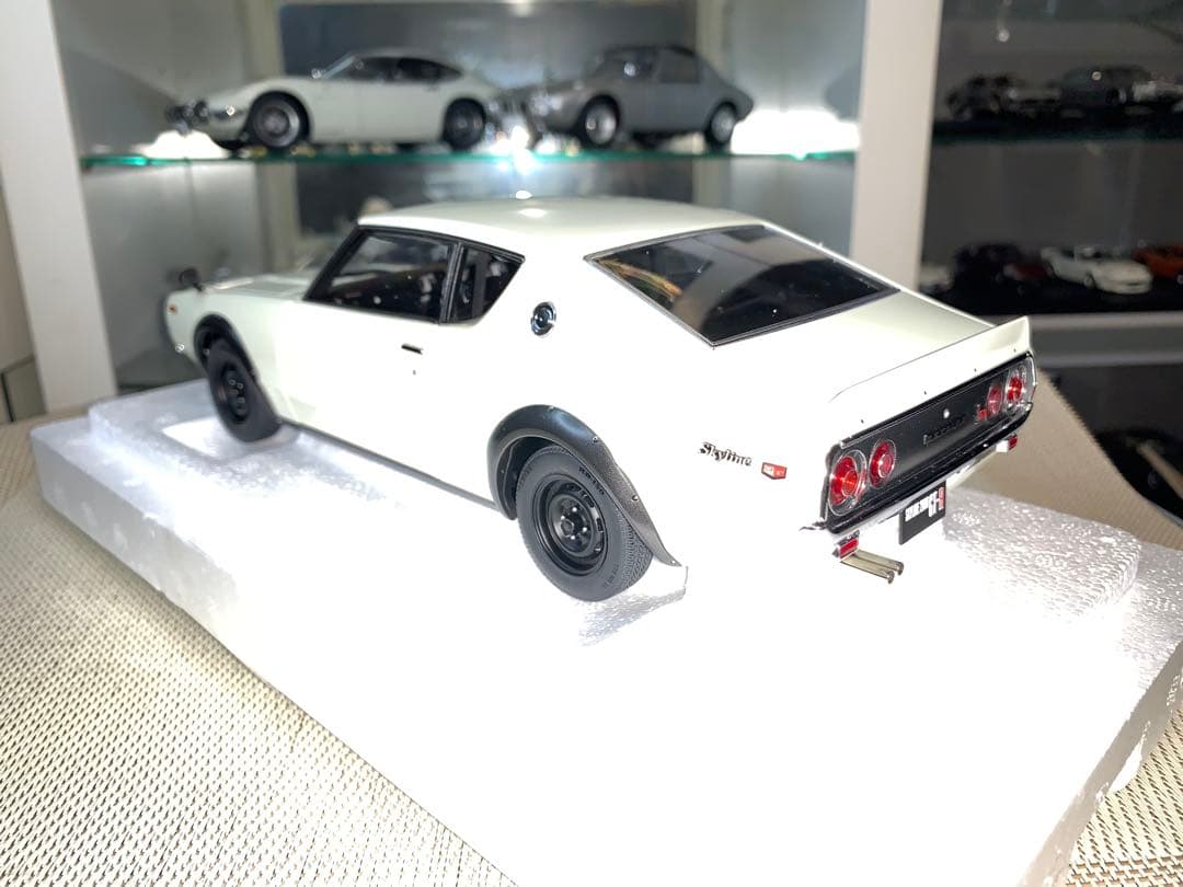 オートアート 1/18 スカイラインGT-R(ホワイト)