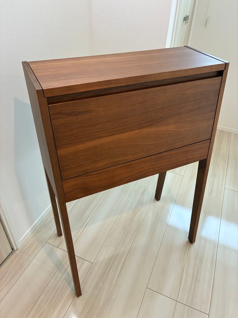 カリモク家具の鏡台