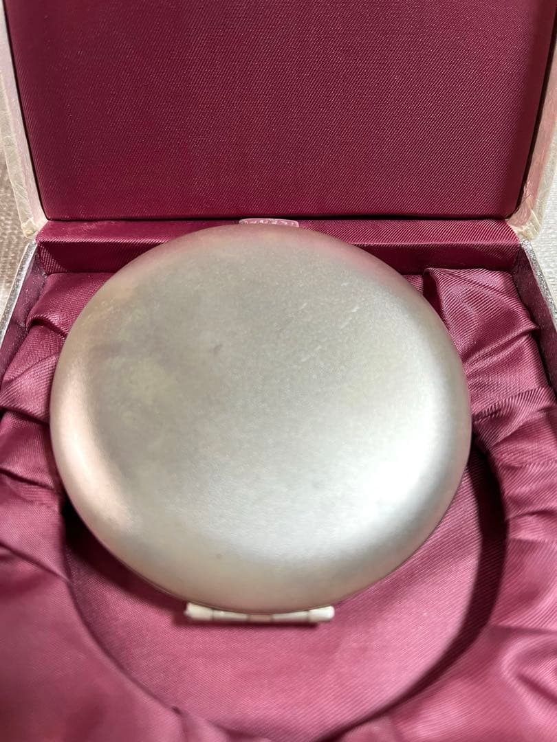 1972 年 資生堂花椿会 ハイプリオール 記念品シルバーコンパクト 非売品