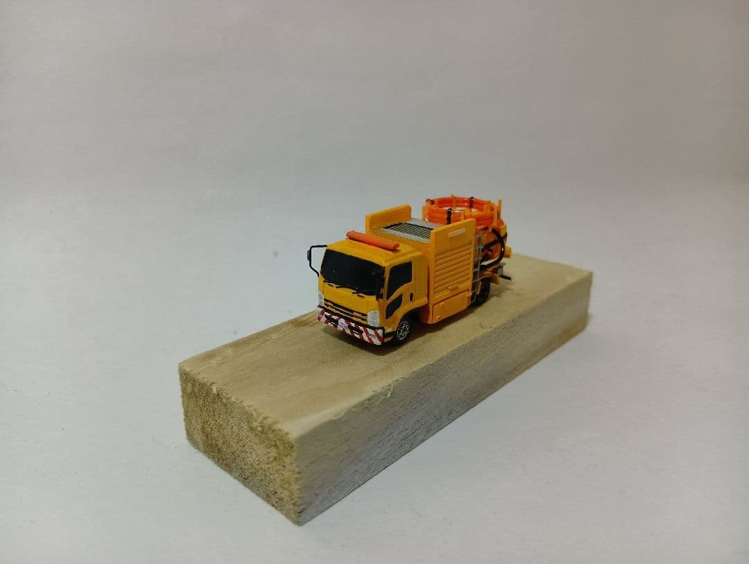 デ*イ様 1/150　吸引車