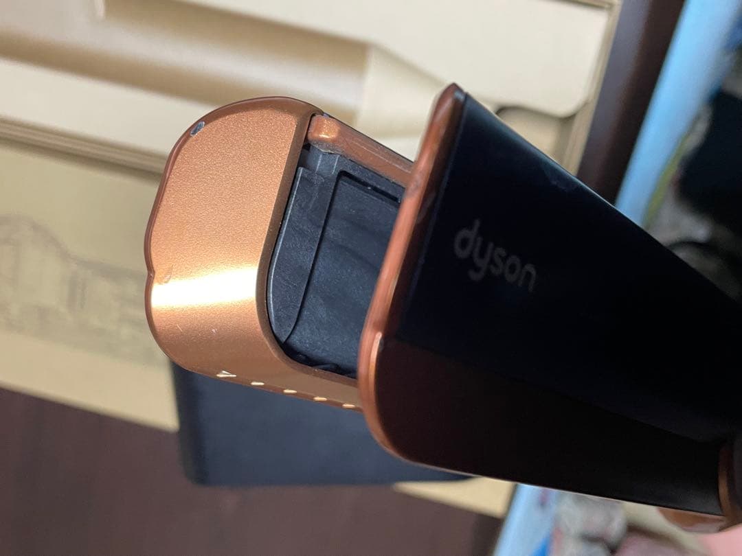 Dyson Airstrait ストレイトナー HT01 ドライヤー　アイロン
