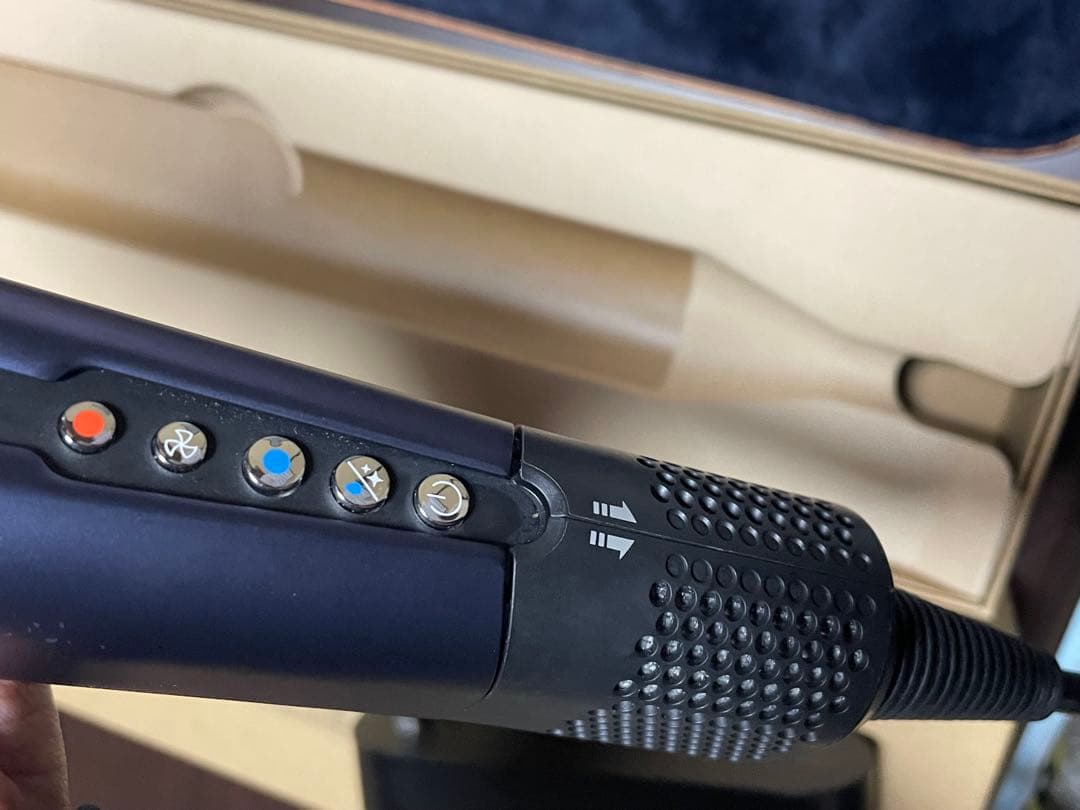 Dyson Airstrait ストレイトナー HT01 ドライヤー　アイロン