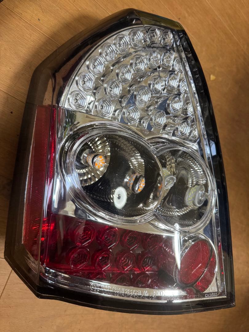 2005-2007y クライスラー 300C LEDテールライト