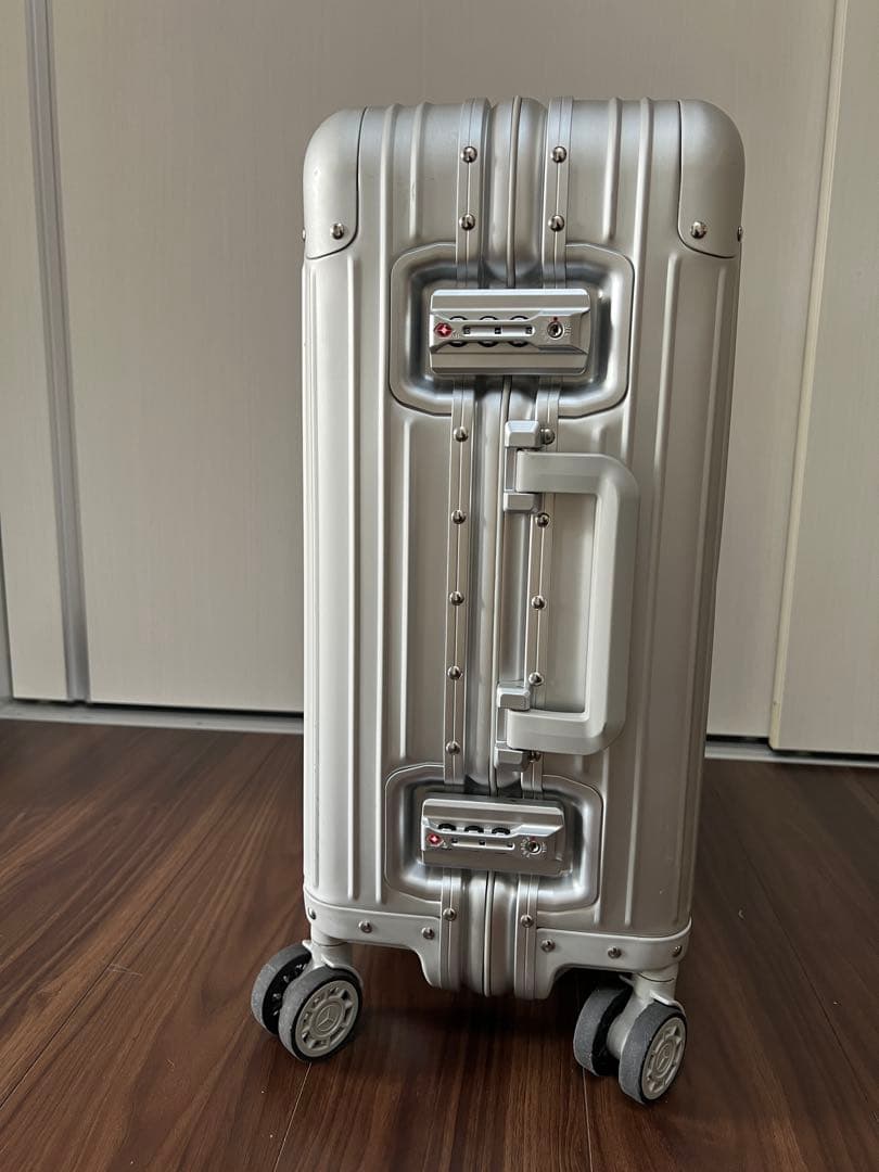 【のり】メルセデス・ベンツ 32L 機内持ち込み 4輪 TSAロック