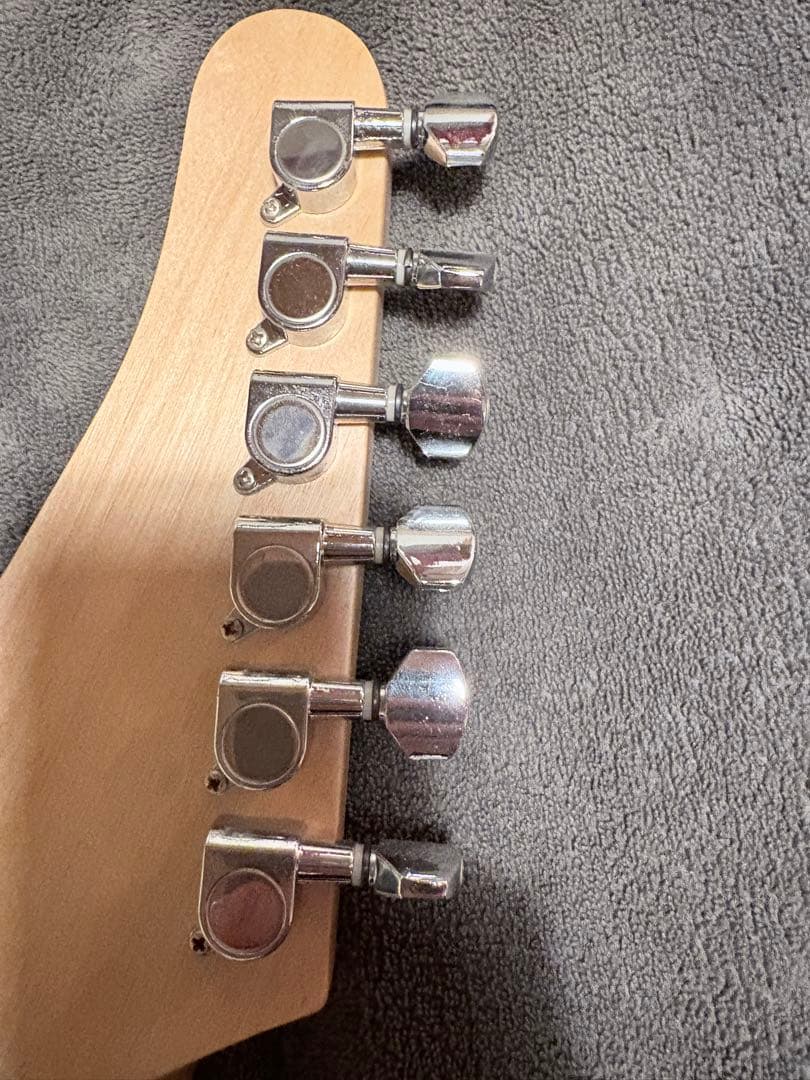 PLAYTECH ST250 Rich Sunburst エレキギター