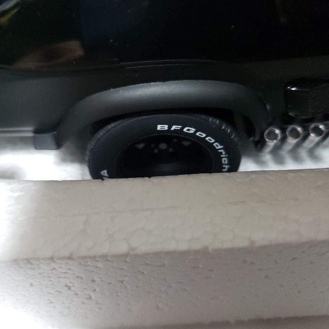 オートアート 1/18 マッドマックス　フォードファルコンXB インターセプター