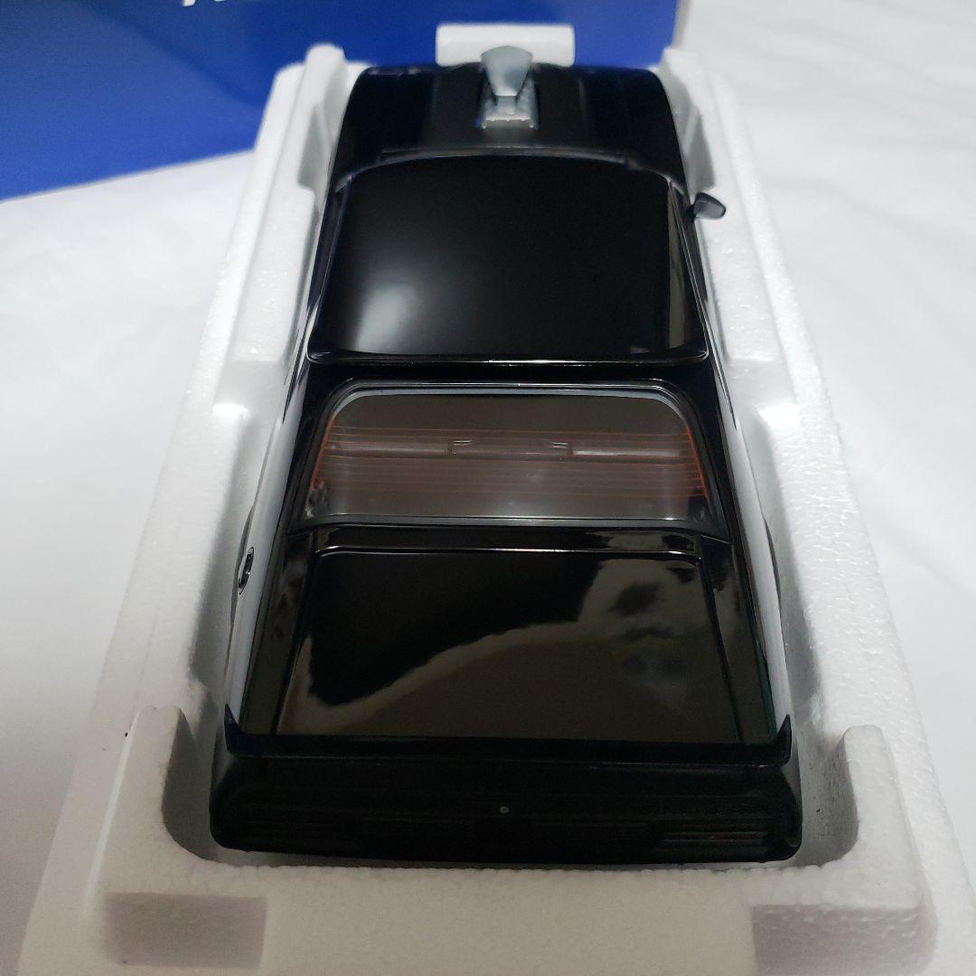 オートアート 1/18 マッドマックス　フォードファルコンXB インターセプター