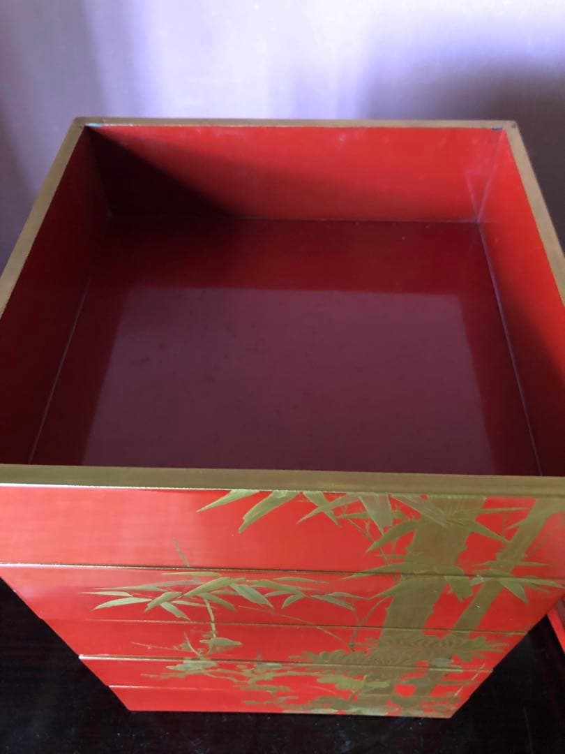 蔵にあった朱塗菊松竹梅文蒔絵重箱　五段重　二枚蓋